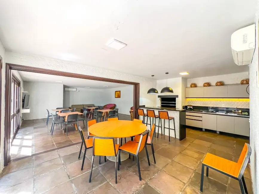 Apartamento com 3 quartos à venda, 195m2 em Auxiliadora, Porto Alegre - RS - imagem 3 Foto 3 de Apartamento com 3 quartos à venda, 195m2 em Auxiliadora, Porto Alegre - RS