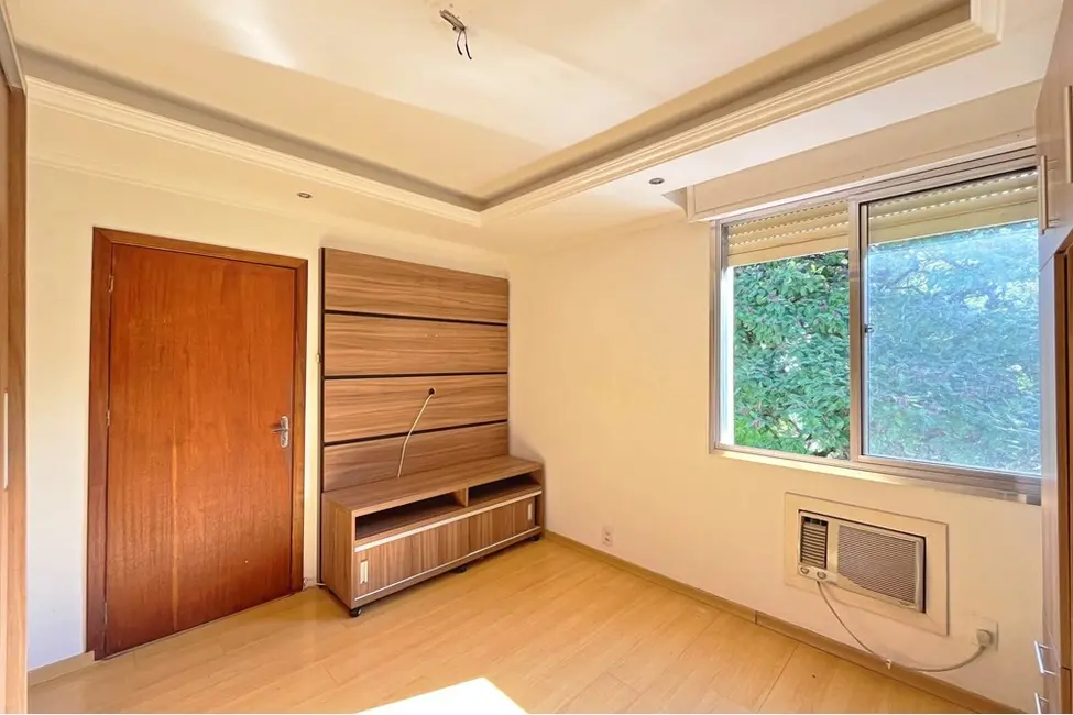 Foto 2 de Apartamento com 3 quartos à venda, 60m2 em Santo Antônio, Porto Alegre - RS