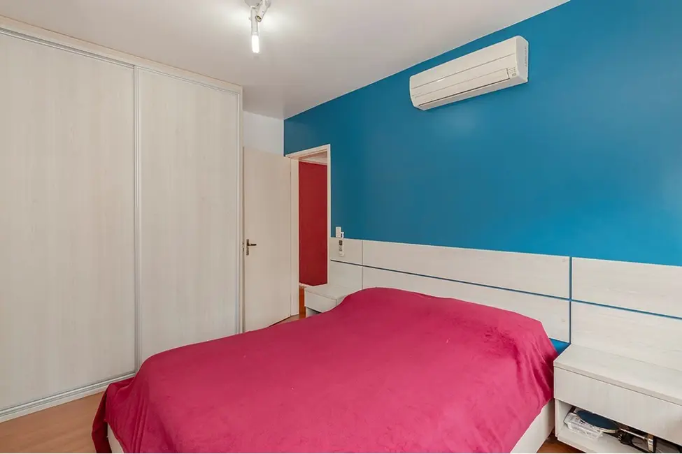 Apartamento com 2 quartos à venda, 59m2 em Passo da Areia, Porto Alegre - RS - imagem 6 Foto 6 de Apartamento com 2 quartos à venda, 59m2 em Passo da Areia, Porto Alegre - RS