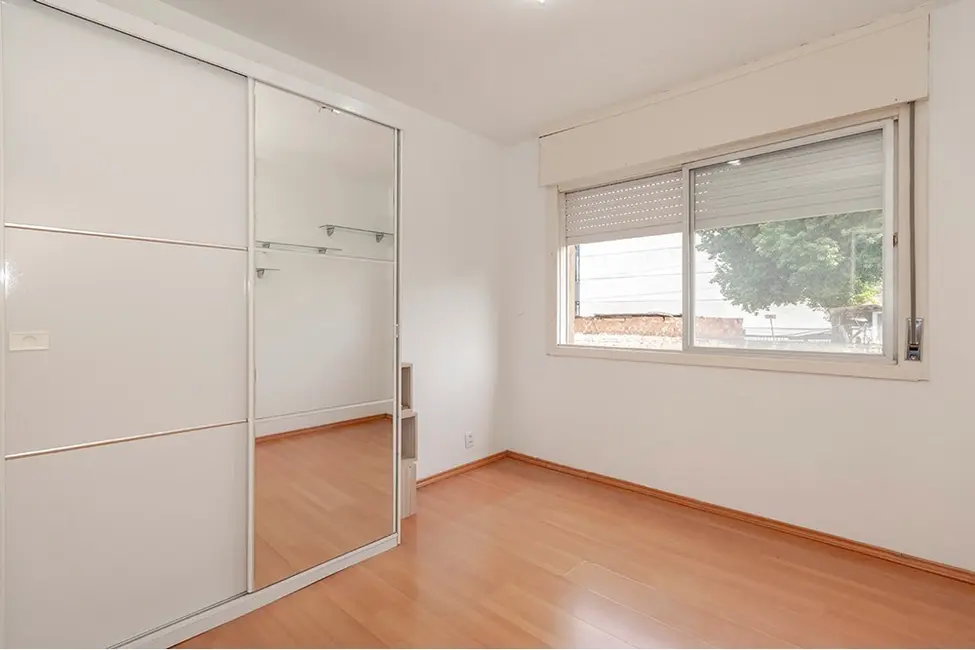 Apartamento com 2 quartos à venda, 59m2 em Passo da Areia, Porto Alegre - RS - imagem 7 Foto 7 de Apartamento com 2 quartos à venda, 59m2 em Passo da Areia, Porto Alegre - RS