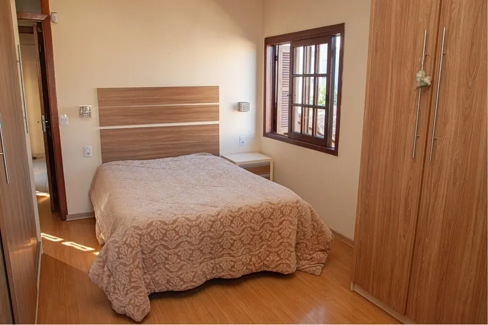 Foto 3 de Casa com 2 quartos à venda, 186m2 em Fiuza, Viamao - RS