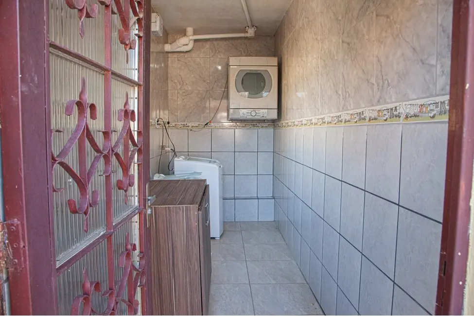 Foto 9 de Casa com 2 quartos à venda, 186m2 em Fiuza, Viamao - RS