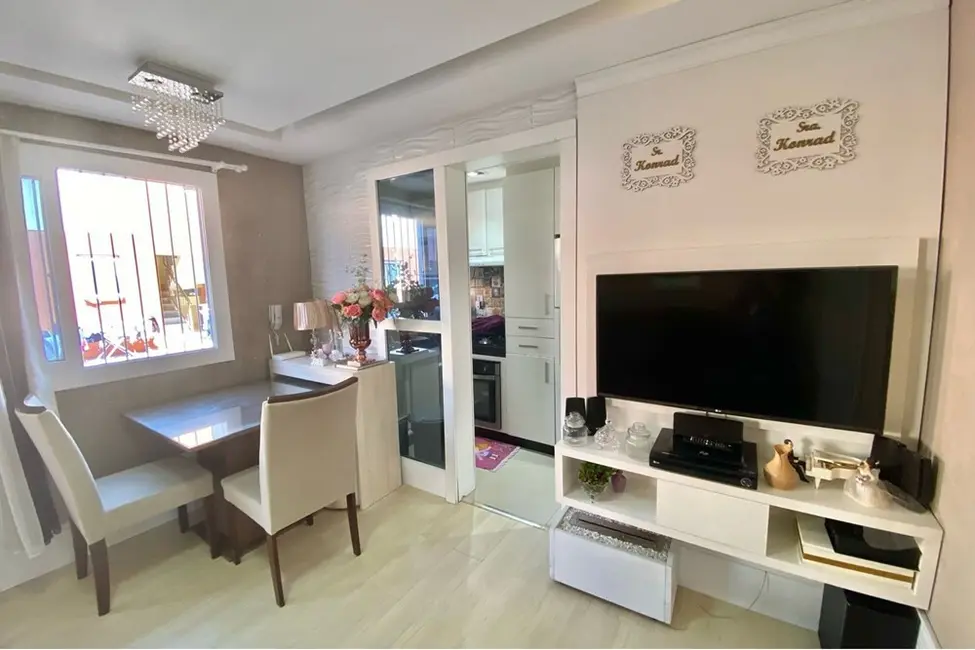 Foto 1 de Apartamento com 2 quartos à venda, 37m2 em Olaria, Canoas - RS