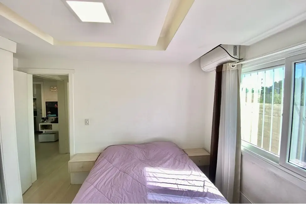 Foto 2 de Apartamento com 2 quartos à venda, 37m2 em Olaria, Canoas - RS
