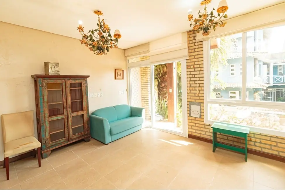 Casa com 4 quartos à venda, 410m2 em Chácara das Pedras, Porto Alegre - RS - imagem 5 Foto 5 de Casa com 4 quartos à venda, 410m2 em Chácara das Pedras, Porto Alegre - RS