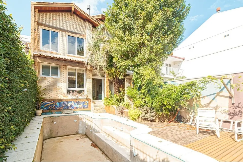 Casa com 4 quartos à venda, 410m2 em Chácara das Pedras, Porto Alegre - RS - imagem 7 Foto 7 de Casa com 4 quartos à venda, 410m2 em Chácara das Pedras, Porto Alegre - RS