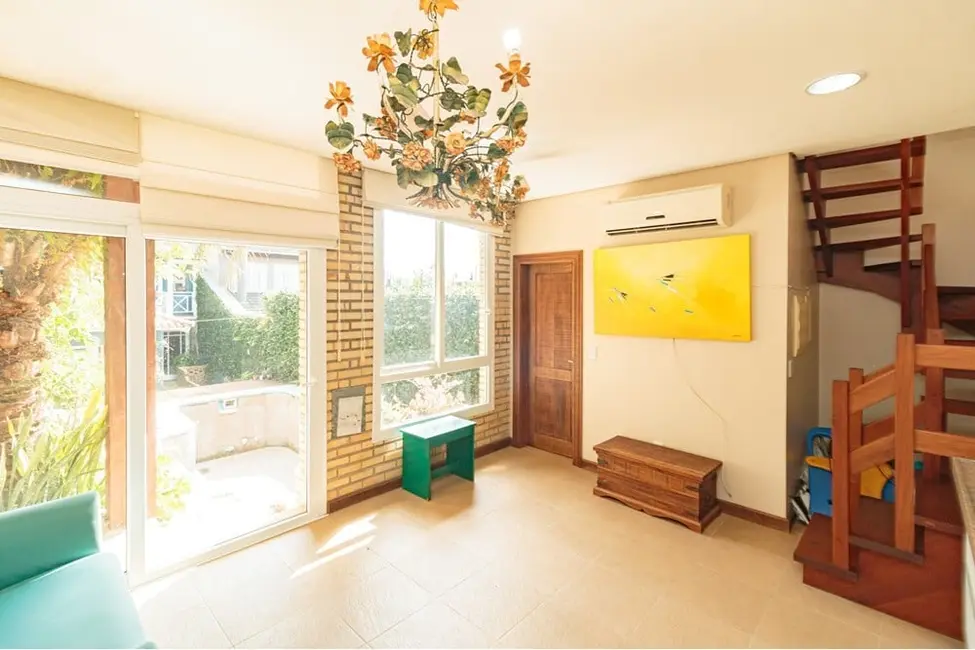 Casa com 4 quartos à venda, 410m2 em Chácara das Pedras, Porto Alegre - RS - imagem 4 Foto 4 de Casa com 4 quartos à venda, 410m2 em Chácara das Pedras, Porto Alegre - RS