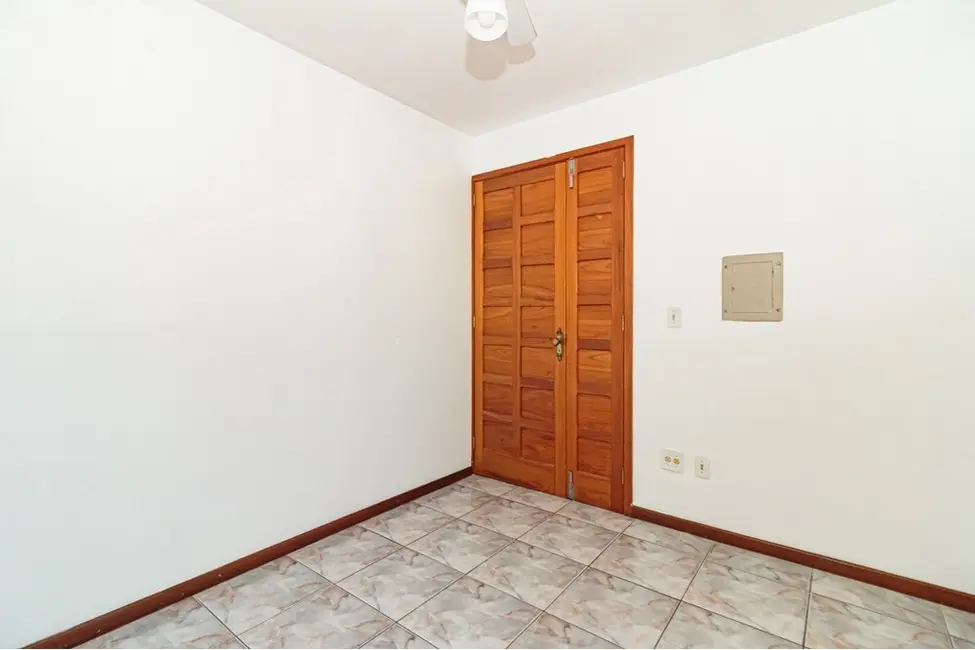 Cobertura com 3 quartos à venda, 214m2 em Passo da Areia, Porto Alegre - RS - imagem 5 Foto 5 de Cobertura com 3 quartos à venda, 214m2 em Passo da Areia, Porto Alegre - RS