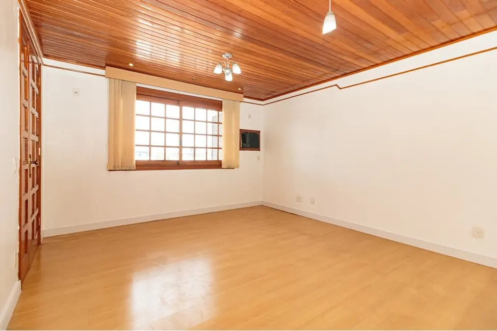 Cobertura com 3 quartos à venda, 214m2 em Passo da Areia, Porto Alegre - RS - imagem 8 Foto 8 de Cobertura com 3 quartos à venda, 214m2 em Passo da Areia, Porto Alegre - RS