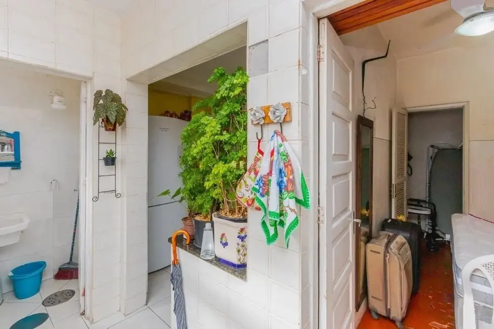 Apartamento com 3 quartos à venda, 120m2 em Rio Branco, Porto Alegre - RS - imagem 5 Foto 5 de Apartamento com 3 quartos à venda, 120m2 em Rio Branco, Porto Alegre - RS