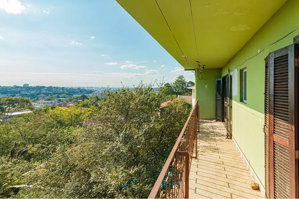 Casa com 4 quartos à venda, 278m2 em Teresópolis, Porto Alegre - RS - imagem 6 Foto 6 de Casa com 4 quartos à venda, 278m2 em Teresópolis, Porto Alegre - RS