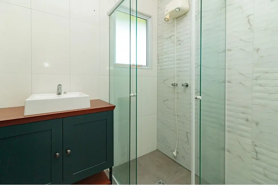 Casa com 4 quartos à venda, 278m2 em Teresópolis, Porto Alegre - RS - imagem 5 Foto 5 de Casa com 4 quartos à venda, 278m2 em Teresópolis, Porto Alegre - RS