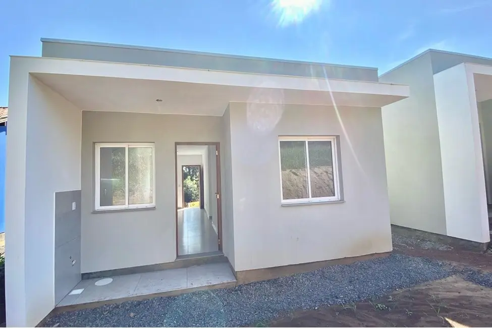 Casa com 2 quartos à venda, 51m2 em Centro, Nova Santa Rita - RS - imagem 8 Foto 8 de Casa com 2 quartos à venda, 51m2 em Centro, Nova Santa Rita - RS