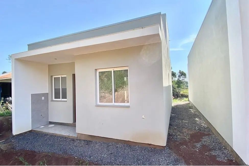 Casa com 2 quartos à venda, 51m2 em Centro, Nova Santa Rita - RS - imagem 4 Foto 4 de Casa com 2 quartos à venda, 51m2 em Centro, Nova Santa Rita - RS