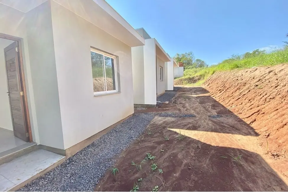 Casa com 2 quartos à venda, 51m2 em Centro, Nova Santa Rita - RS - imagem 6 Foto 6 de Casa com 2 quartos à venda, 51m2 em Centro, Nova Santa Rita - RS