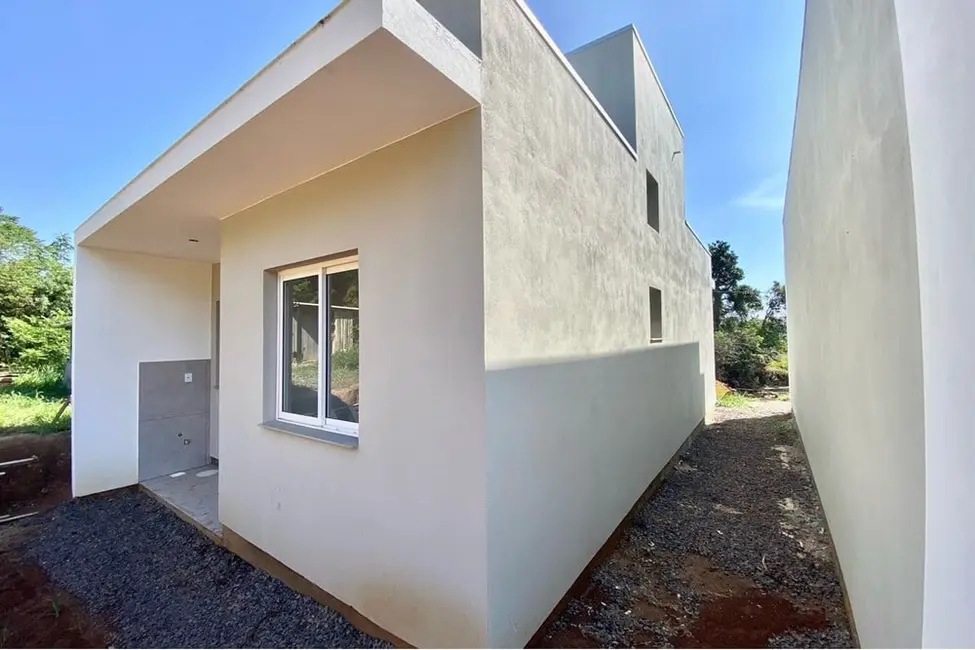 Casa com 2 quartos à venda, 51m2 em Centro, Nova Santa Rita - RS - imagem 3 Foto 3 de Casa com 2 quartos à venda, 51m2 em Centro, Nova Santa Rita - RS