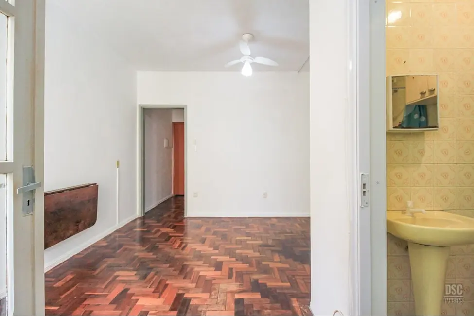 Foto 2 de Apartamento com 1 quarto à venda, 26m2 em Santana, Porto Alegre - RS