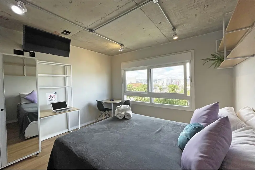 Foto 1 de Apartamento com 1 quarto à venda, 20m2 em Santa Cecília, Porto Alegre - RS