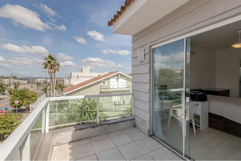 Casa com 4 quartos à venda, 132m2 em Lomba do Pinheiro, Porto Alegre - RS - imagem 5 Foto 5 de Casa com 4 quartos à venda, 132m2 em Lomba do Pinheiro, Porto Alegre - RS