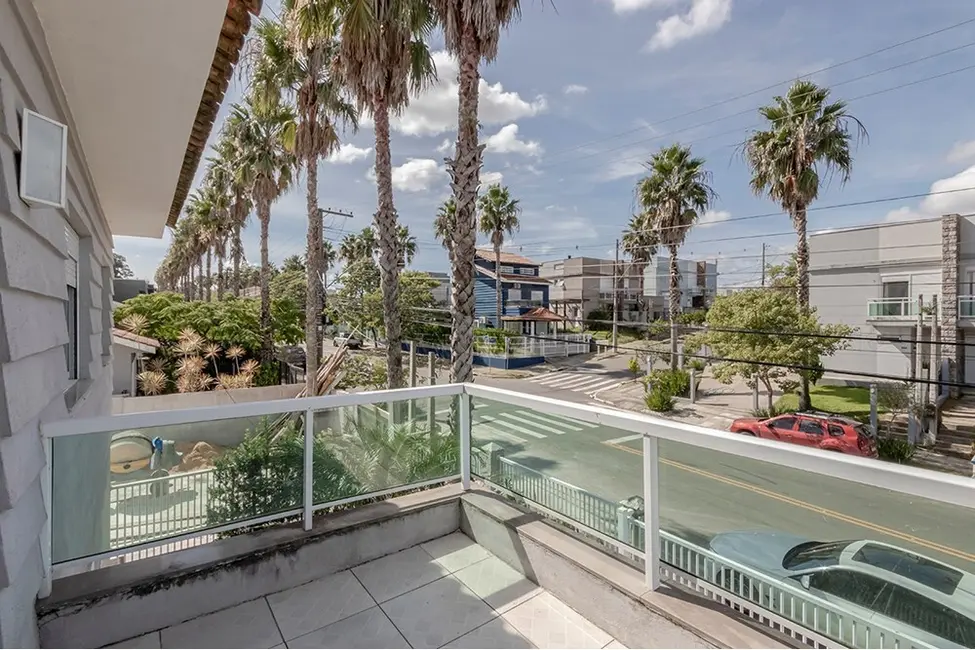 Casa com 4 quartos à venda, 132m2 em Lomba do Pinheiro, Porto Alegre - RS - imagem 3 Foto 3 de Casa com 4 quartos à venda, 132m2 em Lomba do Pinheiro, Porto Alegre - RS