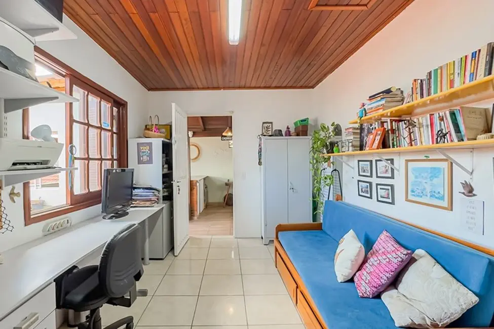 Foto 9 de Casa com 2 quartos à venda, 200m2 em Santa Maria Goretti, Porto Alegre - RS