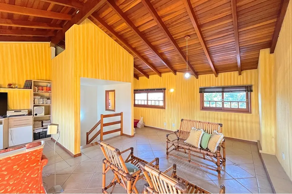 Foto 9 de Casa com 3 quartos à venda, 215m2 em Espírito Santo, Porto Alegre - RS