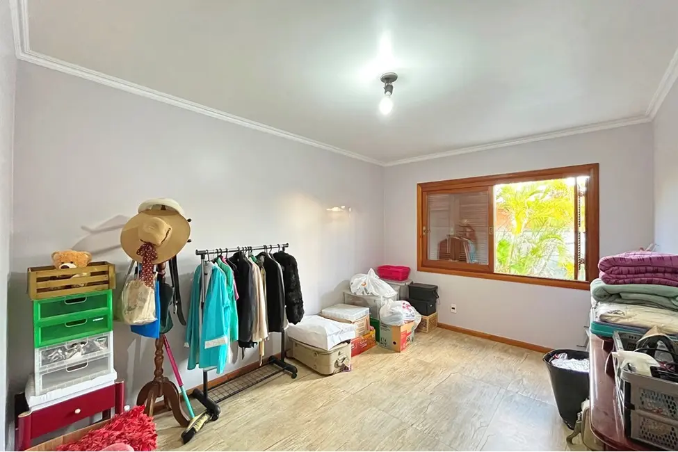 Foto 3 de Casa com 3 quartos à venda, 215m2 em Espírito Santo, Porto Alegre - RS