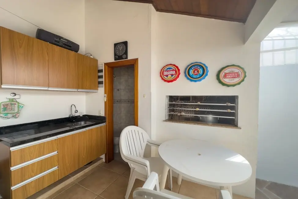 Casa com 3 quartos à venda, 85m2 em Petrópolis, Porto Alegre - RS - imagem 5 Foto 5 de Casa com 3 quartos à venda, 85m2 em Petrópolis, Porto Alegre - RS