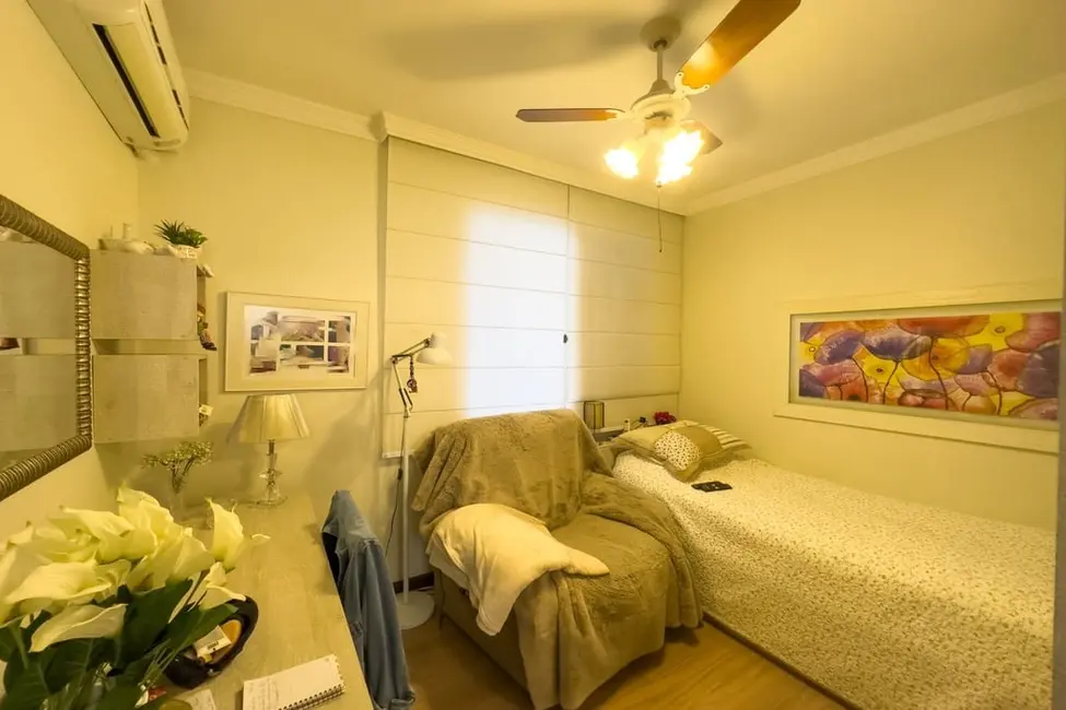 Foto 2 de Casa com 3 quartos à venda, 85m2 em Petrópolis, Porto Alegre - RS