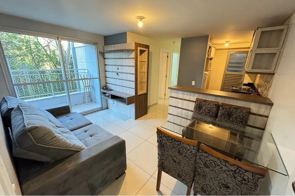 Foto 2 de Apartamento com 2 quartos à venda, 48m2 em Olaria, Canoas - RS