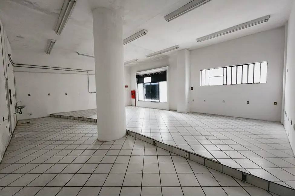 Loja à venda, 81m2 em Centro Histórico, Porto Alegre - RS - imagem 3 Foto 3 de Loja à venda, 81m2 em Centro Histórico, Porto Alegre - RS