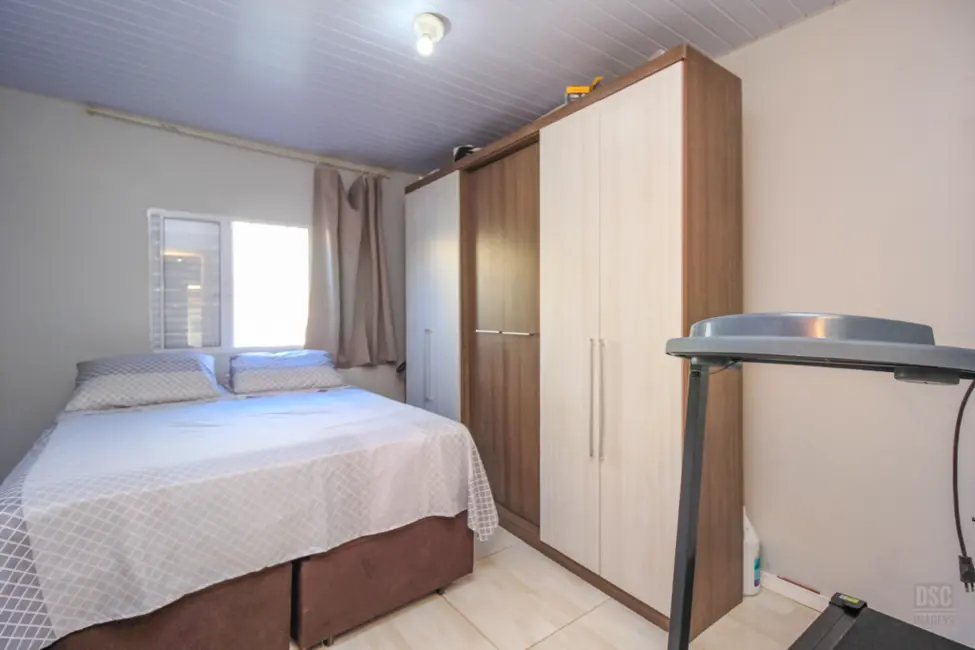 Casa com 3 quartos à venda, 60m2 em Restinga, Porto Alegre - RS - imagem 6 Foto 6 de Casa com 3 quartos à venda, 60m2 em Restinga, Porto Alegre - RS