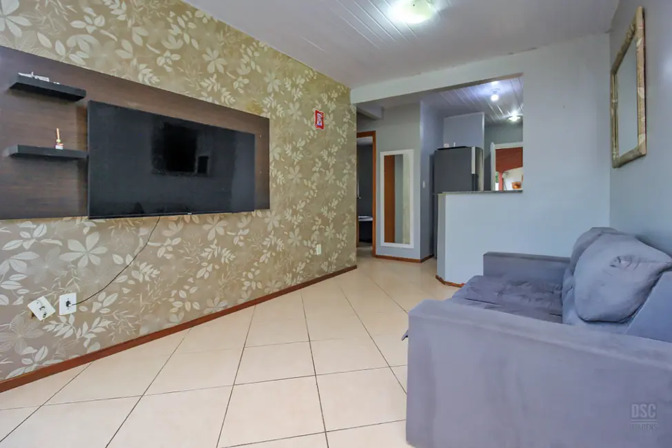 Foto 2 de Casa com 2 quartos à venda, 51m2 em Hípica, Porto Alegre - RS