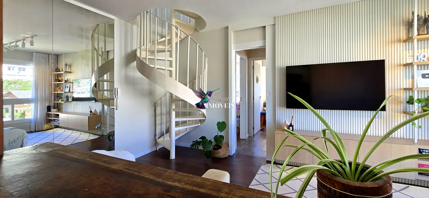 Cobertura com 2 quartos à venda, 131m2 em Moinhos de Vento, Porto Alegre - RS - imagem 3 Foto 3 de Cobertura com 2 quartos à venda, 131m2 em Moinhos de Vento, Porto Alegre - RS