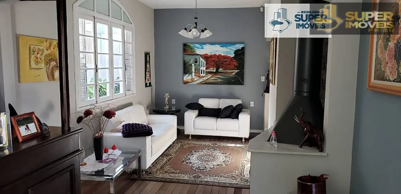 Casa com 3 quartos à venda, 300m2 em Centro, Pelotas - RS - imagem 1 Foto 1 de Casa com 3 quartos à venda, 300m2 em Centro, Pelotas - RS