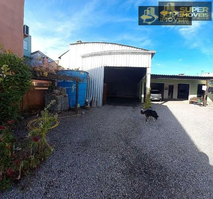 Casa com 4 quartos à venda, 200m2 em Fragata, Pelotas - RS - imagem 5 Foto 5 de Casa com 4 quartos à venda, 200m2 em Fragata, Pelotas - RS