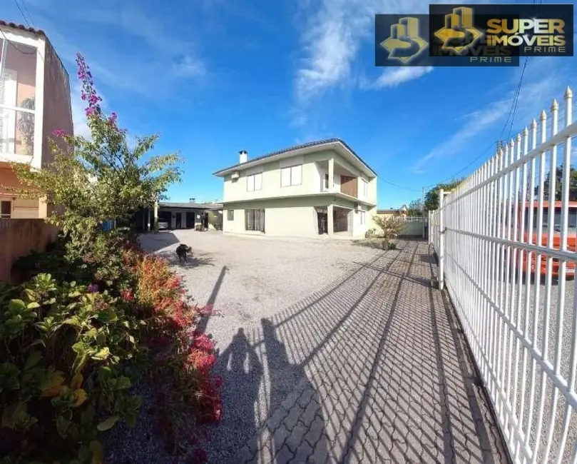 Foto 3 de Casa com 4 quartos à venda, 200m2 em Fragata, Pelotas - RS