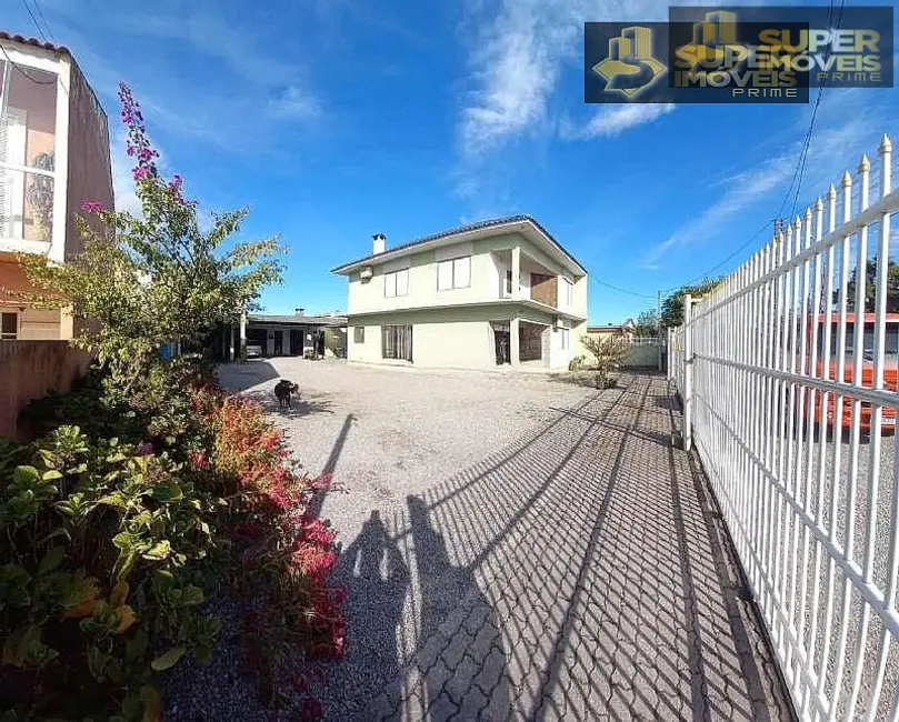 Casa com 4 quartos à venda, 200m2 em Fragata, Pelotas - RS - imagem 3 Foto 3 de Casa com 4 quartos à venda, 200m2 em Fragata, Pelotas - RS