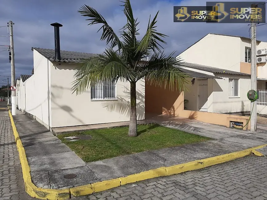 Casa de Condomínio com 2 quartos à venda, 80m2 em Fragata, Pelotas - RS - imagem 3 Foto 3 de Casa de Condomínio com 2 quartos à venda, 80m2 em Fragata, Pelotas - RS