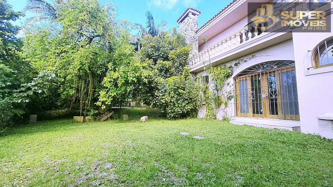 Casa com 5 quartos à venda, 2200m2 em Centro, Pelotas - RS - imagem 1 Foto 1 de Casa com 5 quartos à venda, 2200m2 em Centro, Pelotas - RS