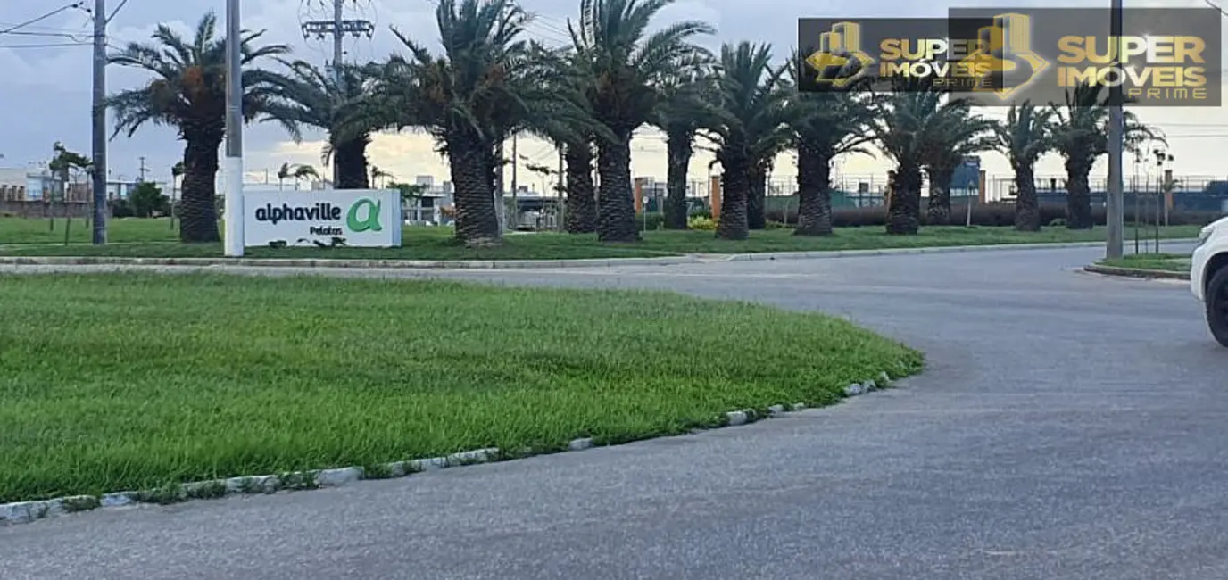 Foto 2 de Terreno / Lote à venda, 443m2 em Laranjal, Pelotas - RS