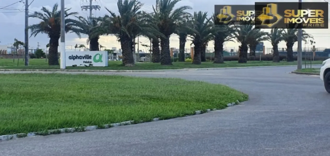 Foto 1 de Terreno / Lote à venda, 443m2 em Laranjal, Pelotas - RS