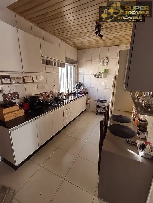 Foto 3 de Casa com 3 quartos à venda, 224m2 em Fragata, Pelotas - RS