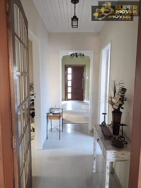 Casa com 2 quartos à venda, 300m2 em Laranjal, Pelotas - RS - imagem 5 Foto 5 de Casa com 2 quartos à venda, 300m2 em Laranjal, Pelotas - RS