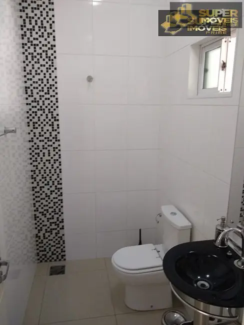 Casa com 3 quartos à venda, 432m2 em Centro, Pelotas - RS - imagem 8 Foto 8 de Casa com 3 quartos à venda, 432m2 em Centro, Pelotas - RS