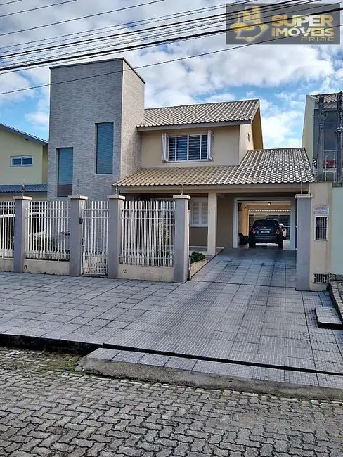 Casa com 3 quartos à venda, 432m2 em Centro, Pelotas - RS - imagem 3 Foto 3 de Casa com 3 quartos à venda, 432m2 em Centro, Pelotas - RS