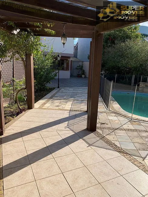 Casa com 4 quartos à venda, 630m2 em Centro, Pelotas - RS - imagem 3 Foto 3 de Casa com 4 quartos à venda, 630m2 em Centro, Pelotas - RS