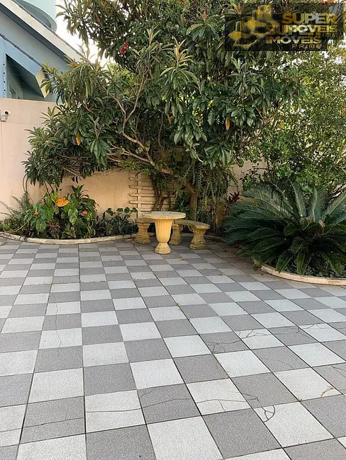 Casa com 4 quartos à venda, 630m2 em Centro, Pelotas - RS - imagem 6 Foto 6 de Casa com 4 quartos à venda, 630m2 em Centro, Pelotas - RS