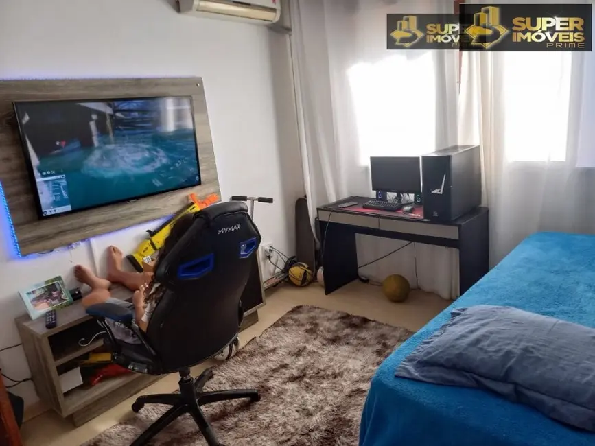Apartamento com 3 quartos à venda, 72m2 em Centro, Pelotas - RS - imagem 8 Foto 8 de Apartamento com 3 quartos à venda, 72m2 em Centro, Pelotas - RS