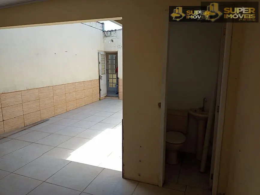 Casa com 2 quartos à venda, 120m2 em Centro, Pelotas - RS - imagem 5 Foto 5 de Casa com 2 quartos à venda, 120m2 em Centro, Pelotas - RS